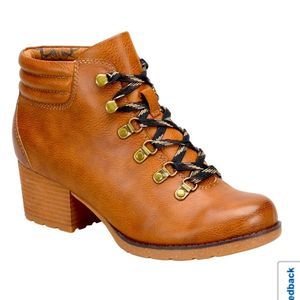 NEW BOC Born Hiking Boots Block Heel 8.5